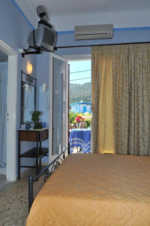 Oasis Hotel Theodoros & Litsa Galaris Agia Marina  客房 照片